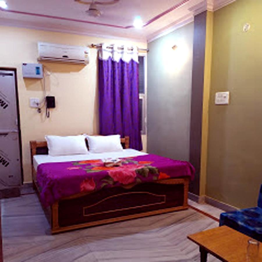 Hotel Aakash Ganga Varanasi Exterior photo